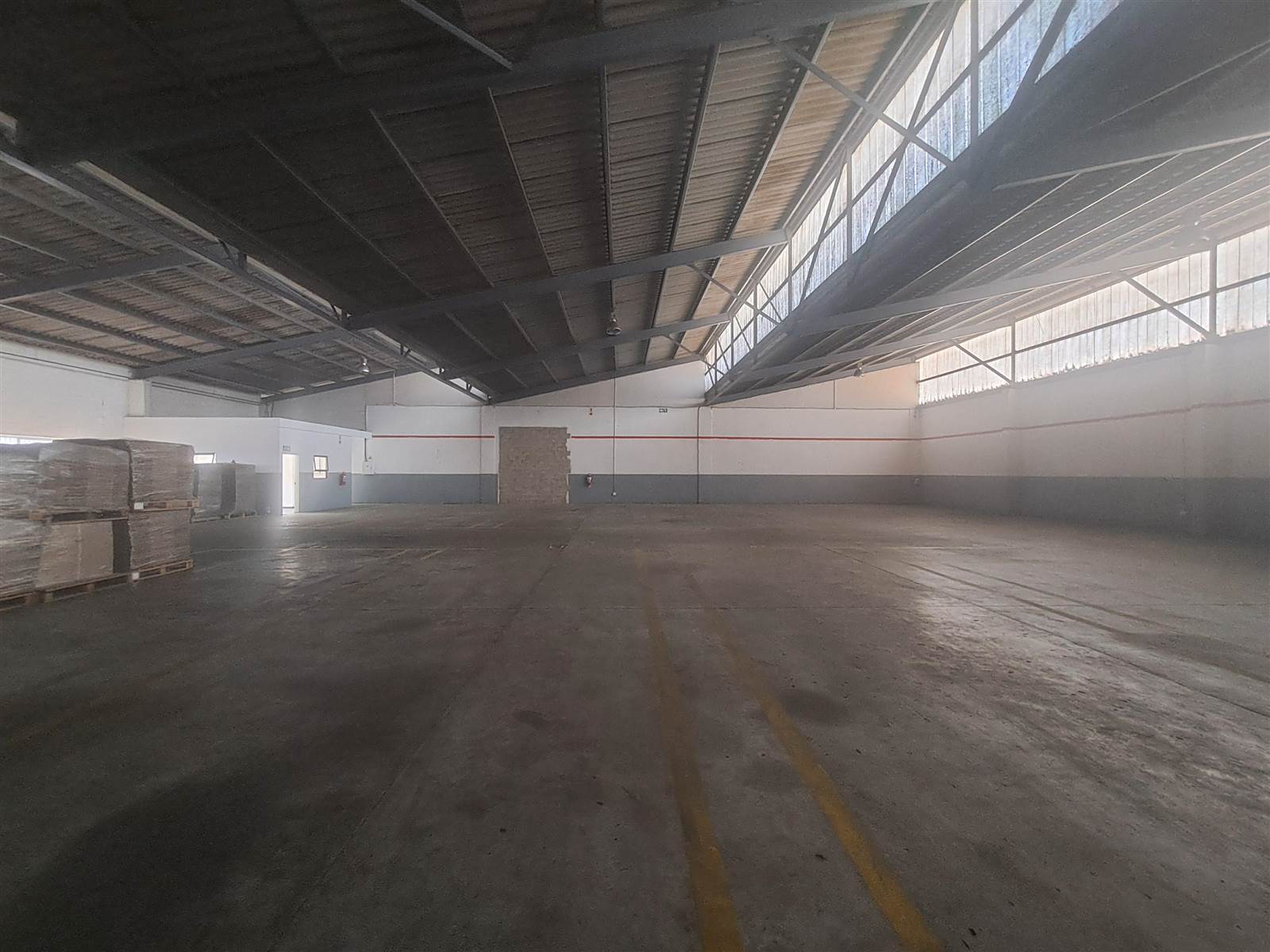 3000  m² Industrial space in Airport Industria photo number 18