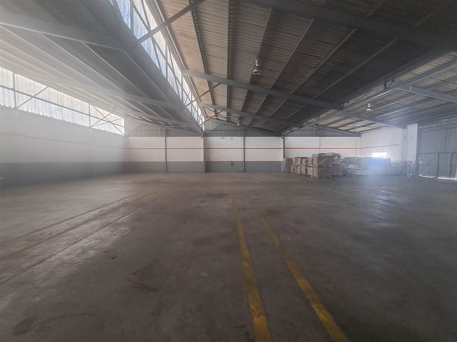 3000  m² Industrial space in Airport Industria photo number 11