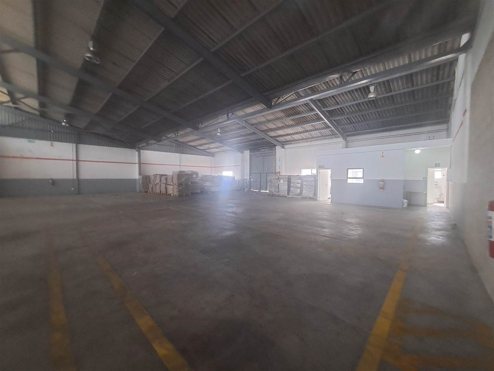 3000  m² Industrial space in Airport Industria photo number 12
