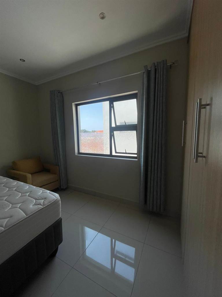 1 Bed House in Umhlanga Rocks photo number 12