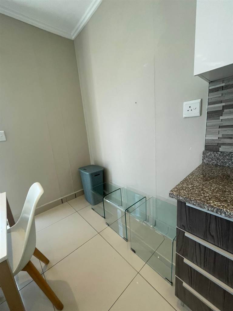 1 Bed House in Umhlanga Rocks photo number 7