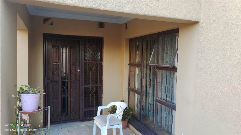 4 Bed House in Mabopane photo number 6