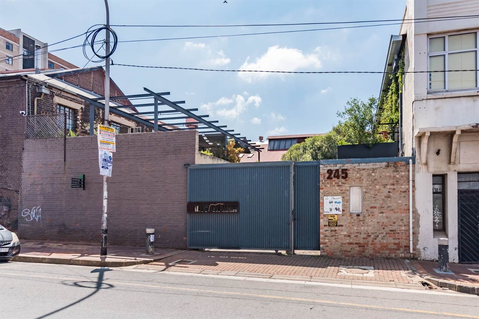 90  m² Retail Space in Maboneng photo number 2