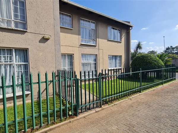 3 Bed Apartment in Ravenswood