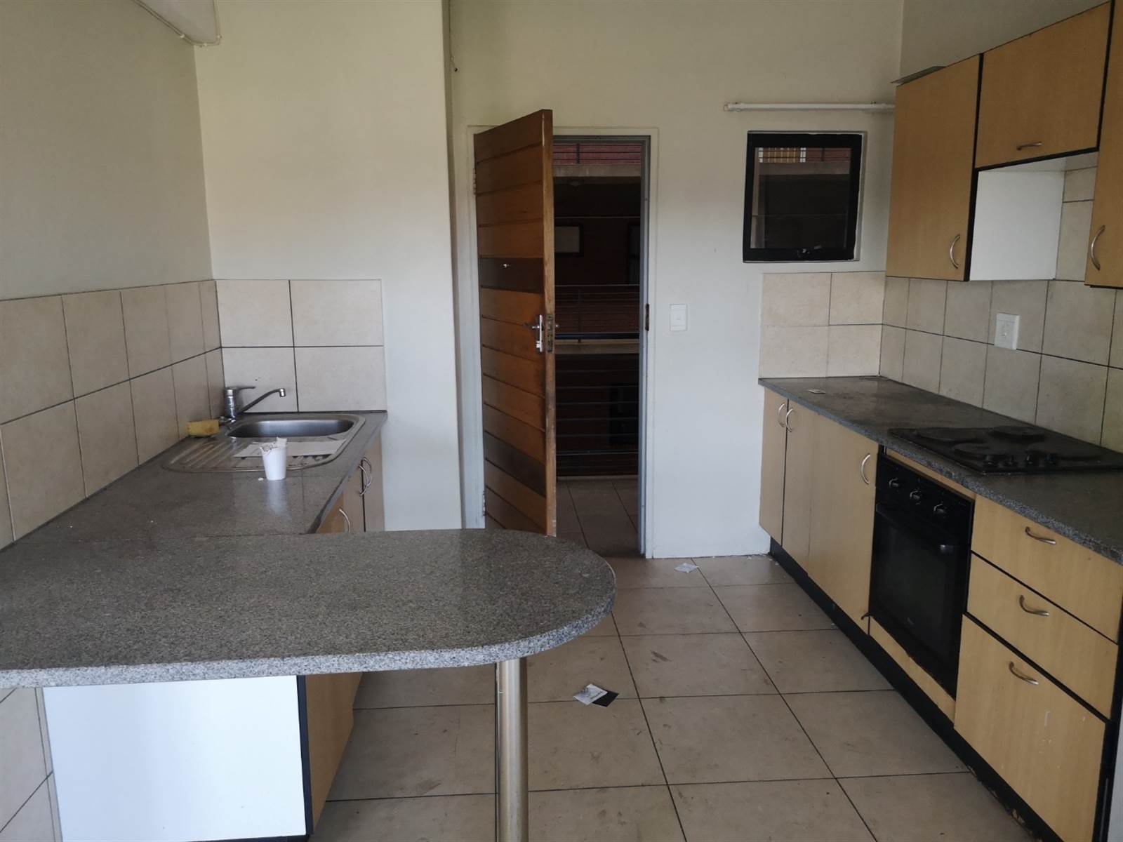 2 Bed Apartment in Milpark photo number 4