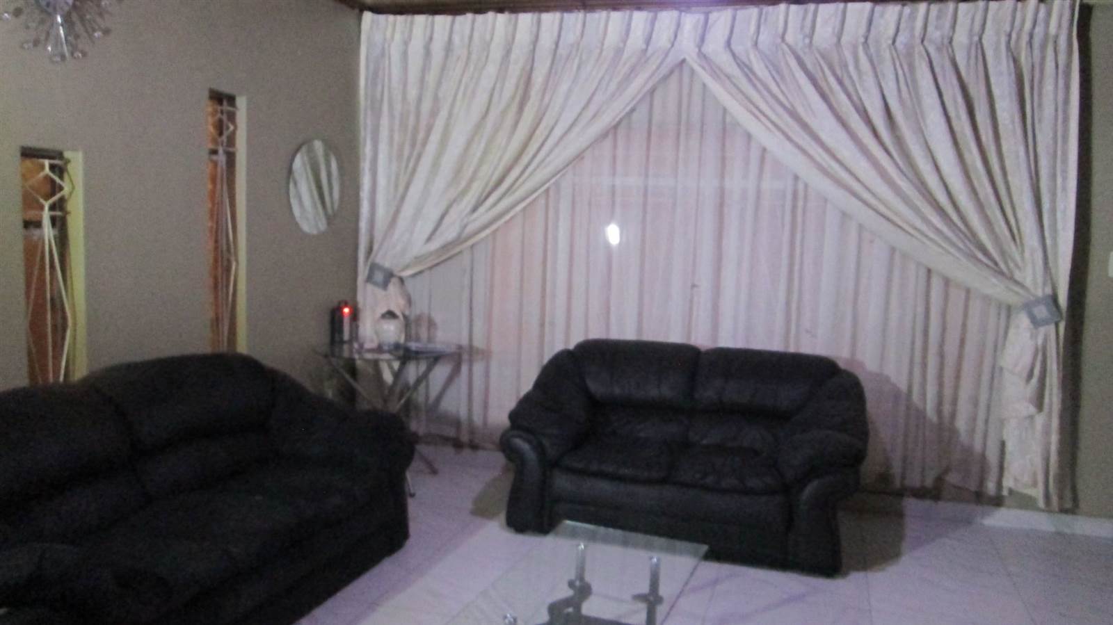 7 Bed House in Soshanguve photo number 9