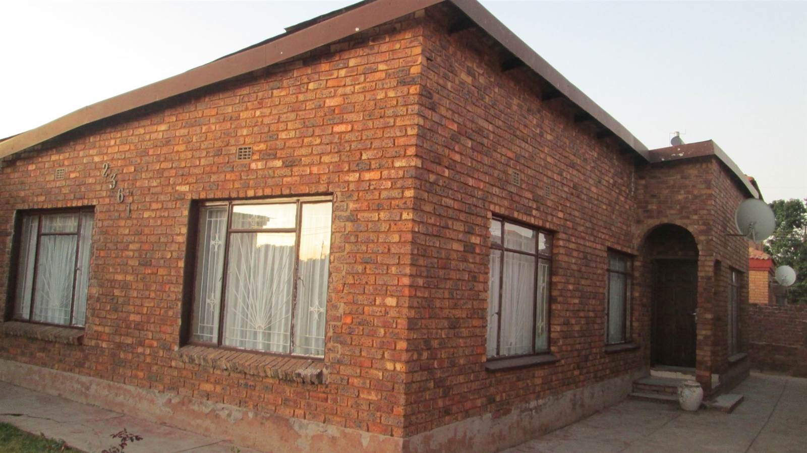 7 Bed House in Soshanguve photo number 2