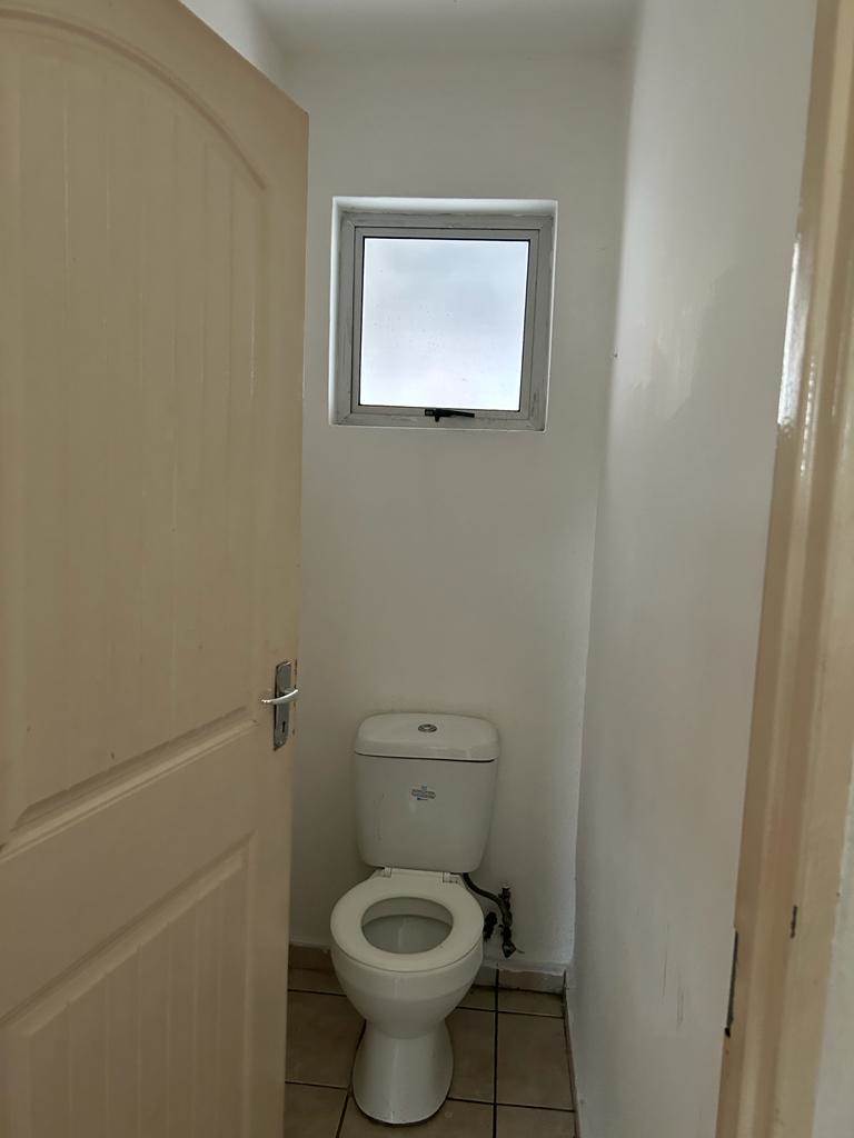 2 Bed Apartment in Woodhurst photo number 3