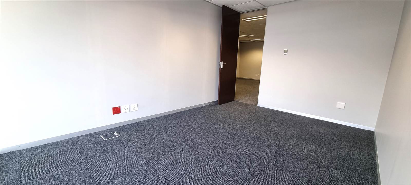 268.2  m² Commercial space in Sandown photo number 25