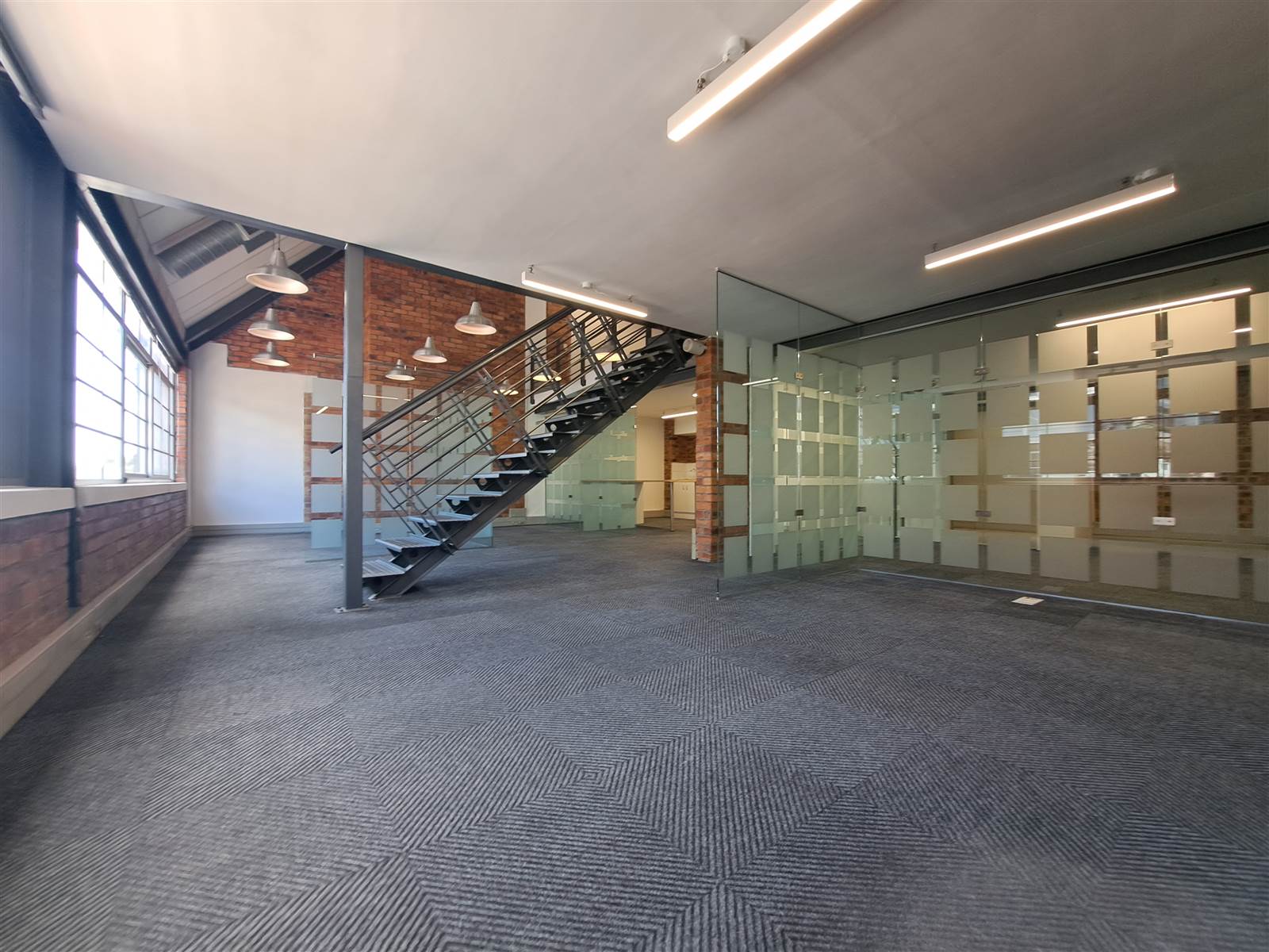 163  m² Commercial space in Green Point photo number 3