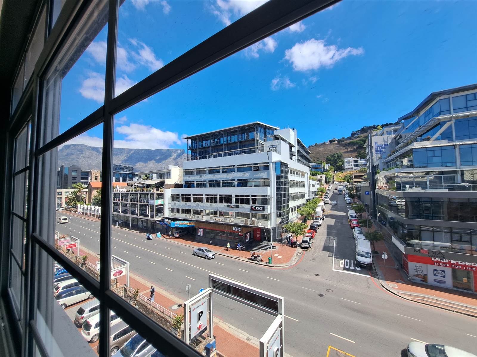 163  m² Commercial space in Green Point photo number 1