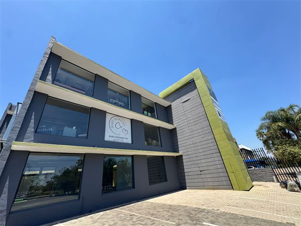 130  m² Commercial space