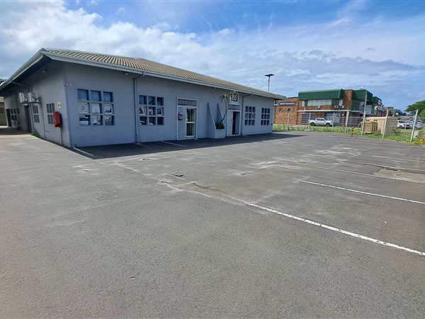350  m² Commercial space