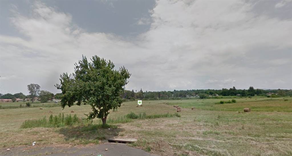 1360 m² Land available in Pioneer Park photo number 1