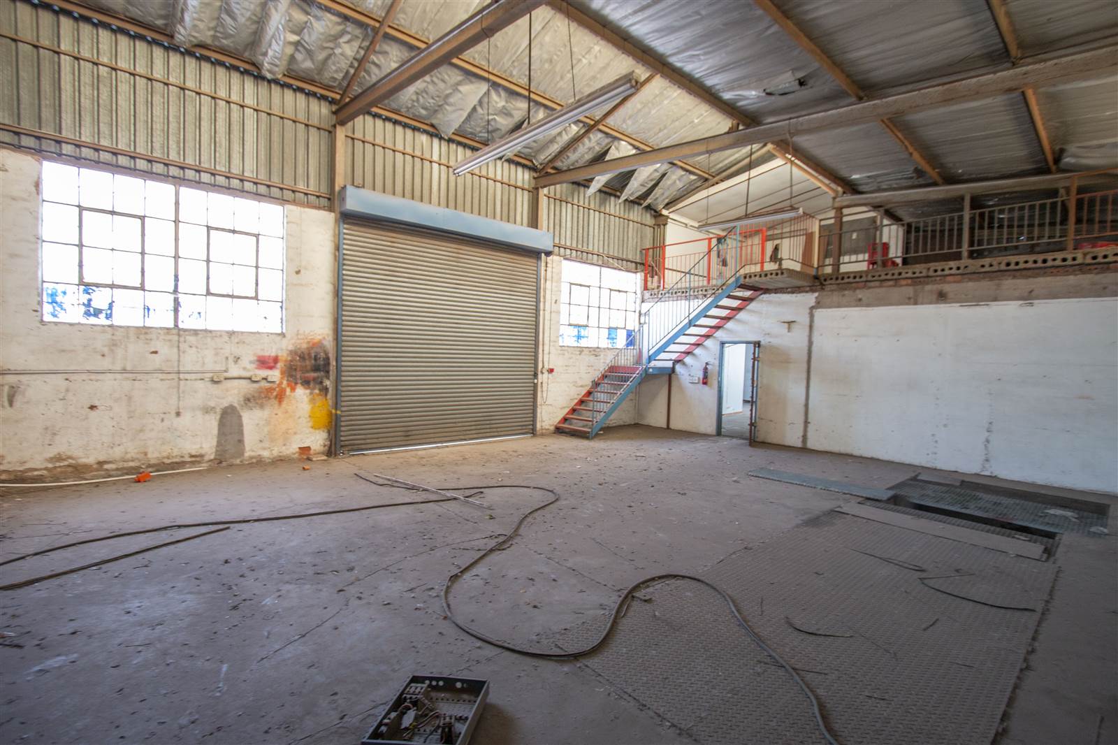 2000  m² Industrial space in Sebenza photo number 15