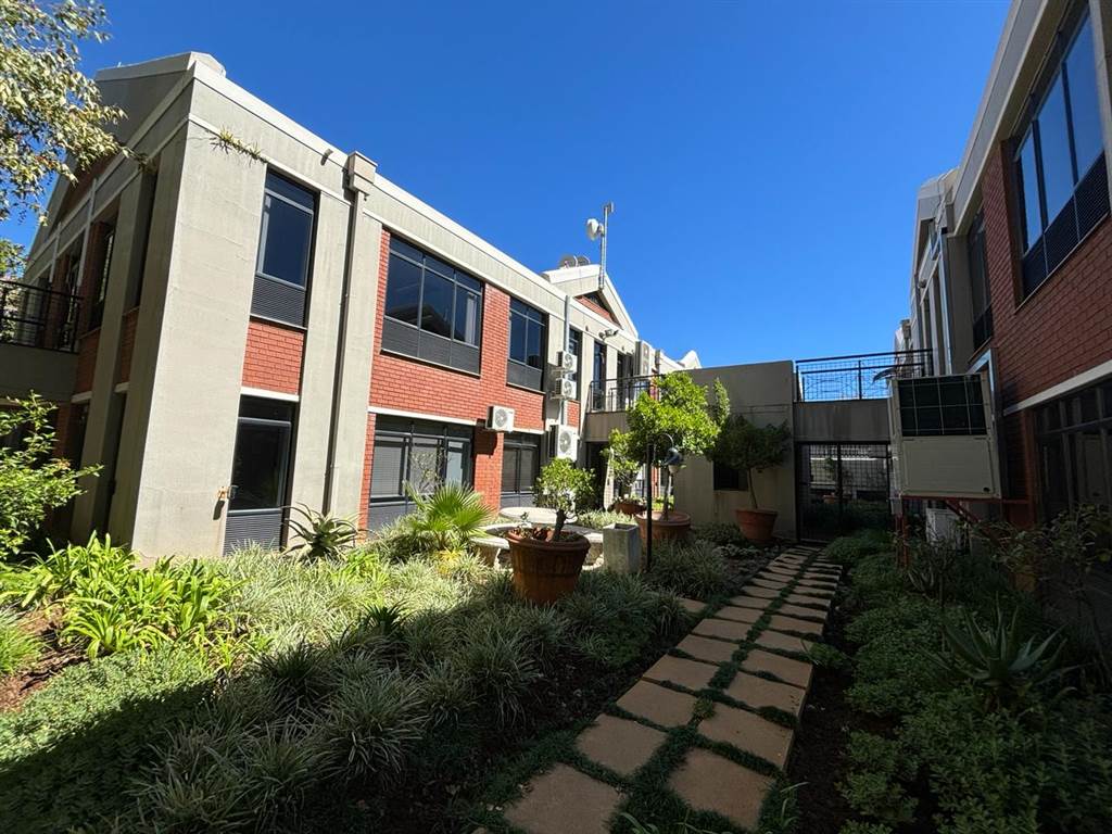 15.6  m² Commercial space in Rosebank photo number 5