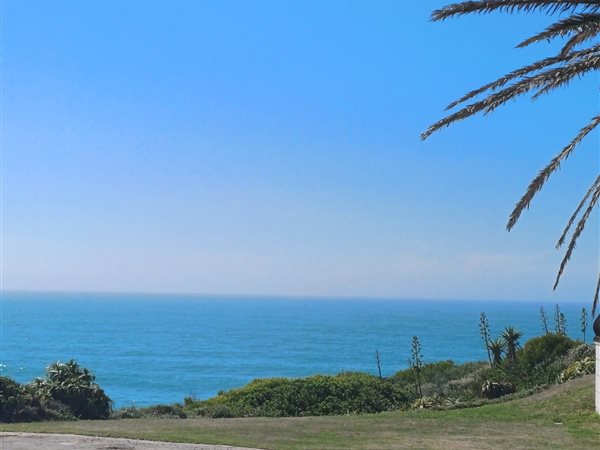 885 m² Land available in St Francis Bay