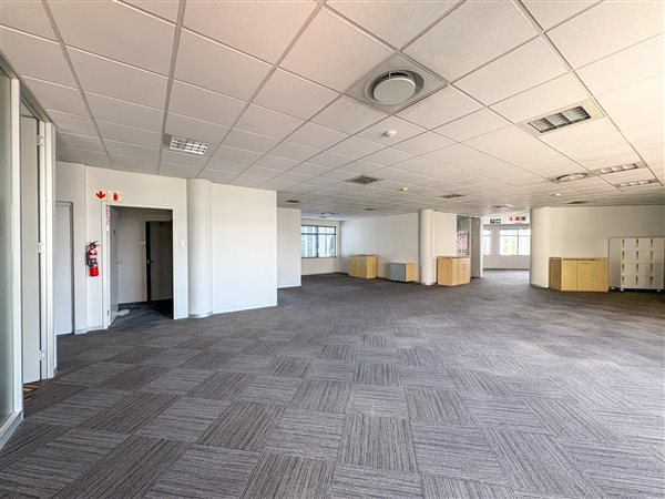 756 m² Commercial space 756 m² Commercial space