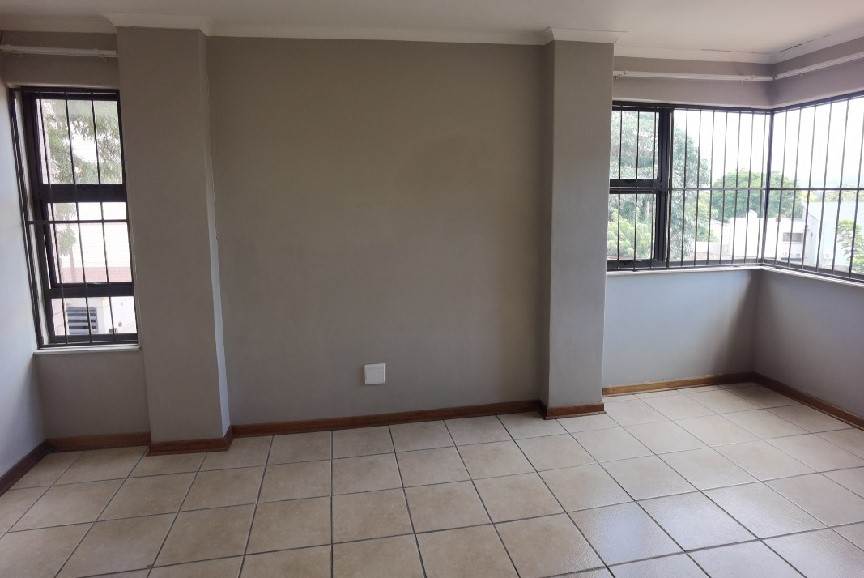 2 Bed Apartment in Nelspruit Central photo number 11