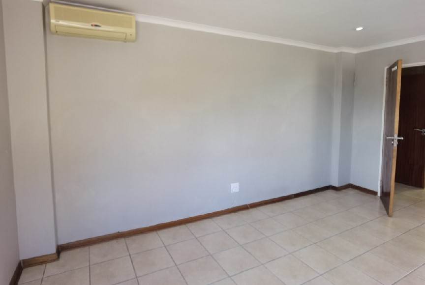 2 Bed Apartment in Nelspruit Central photo number 10