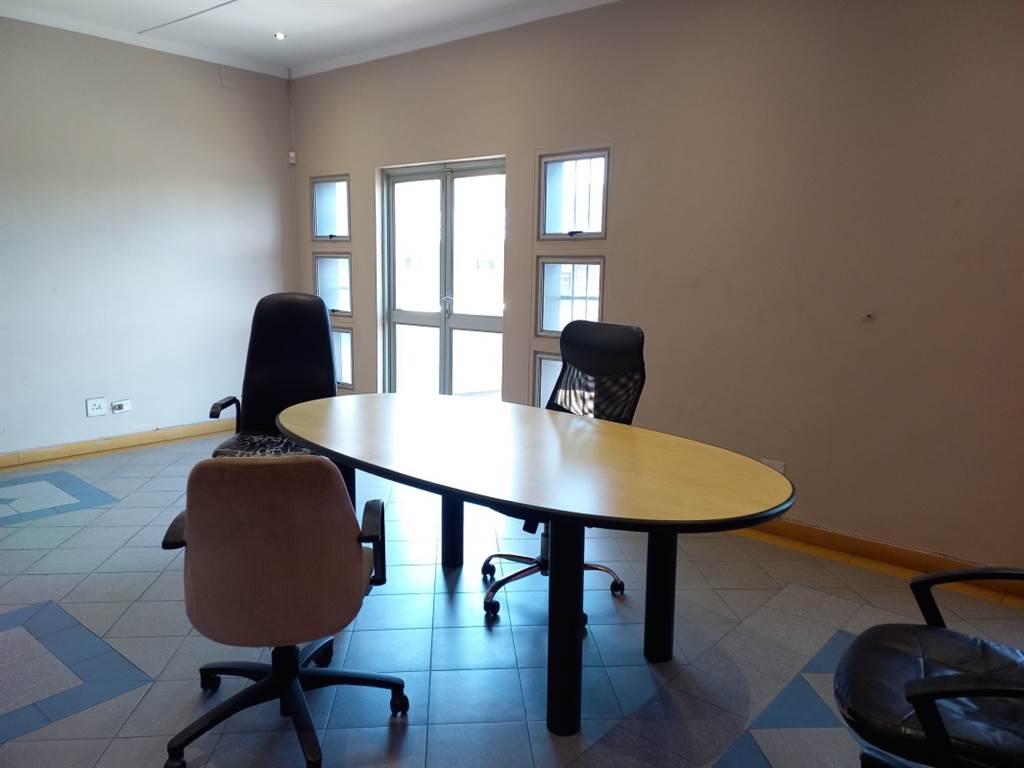 188  m² Office Space in Bulwer photo number 7