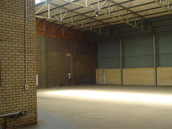 1 092  m² Industrial space