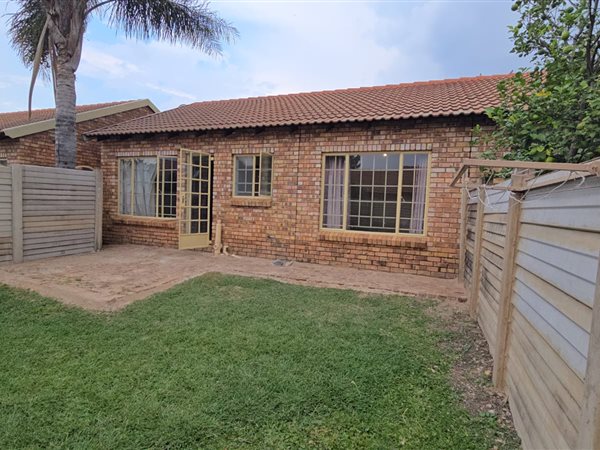 2 Bedroom Simplex 2 Bedroom Simplex
