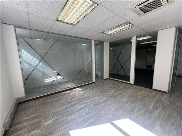 360  m² Commercial space