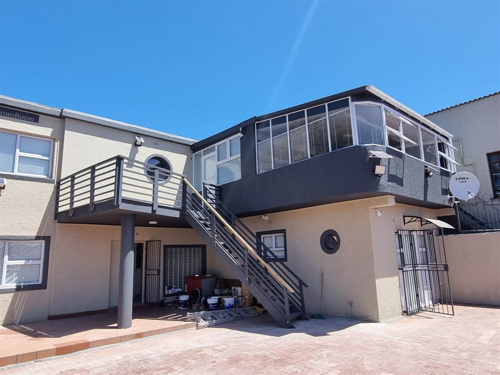 2 Bed Apartment in Rondebosch East photo number 9
