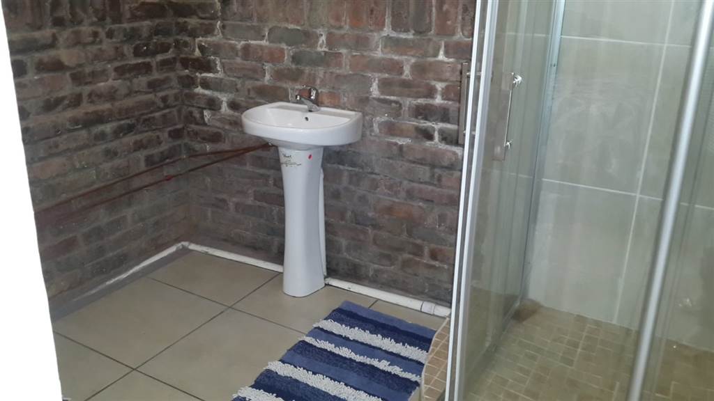 4 Bed House in Umtentweni photo number 29