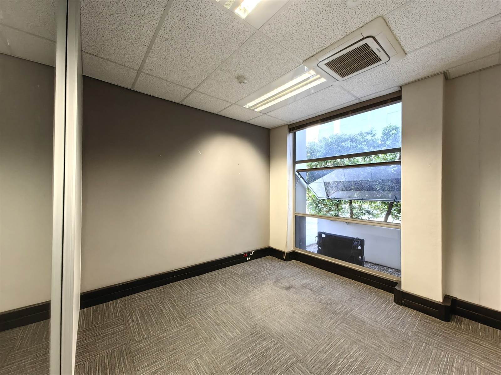 1280  m² Commercial space in Bryanston photo number 8