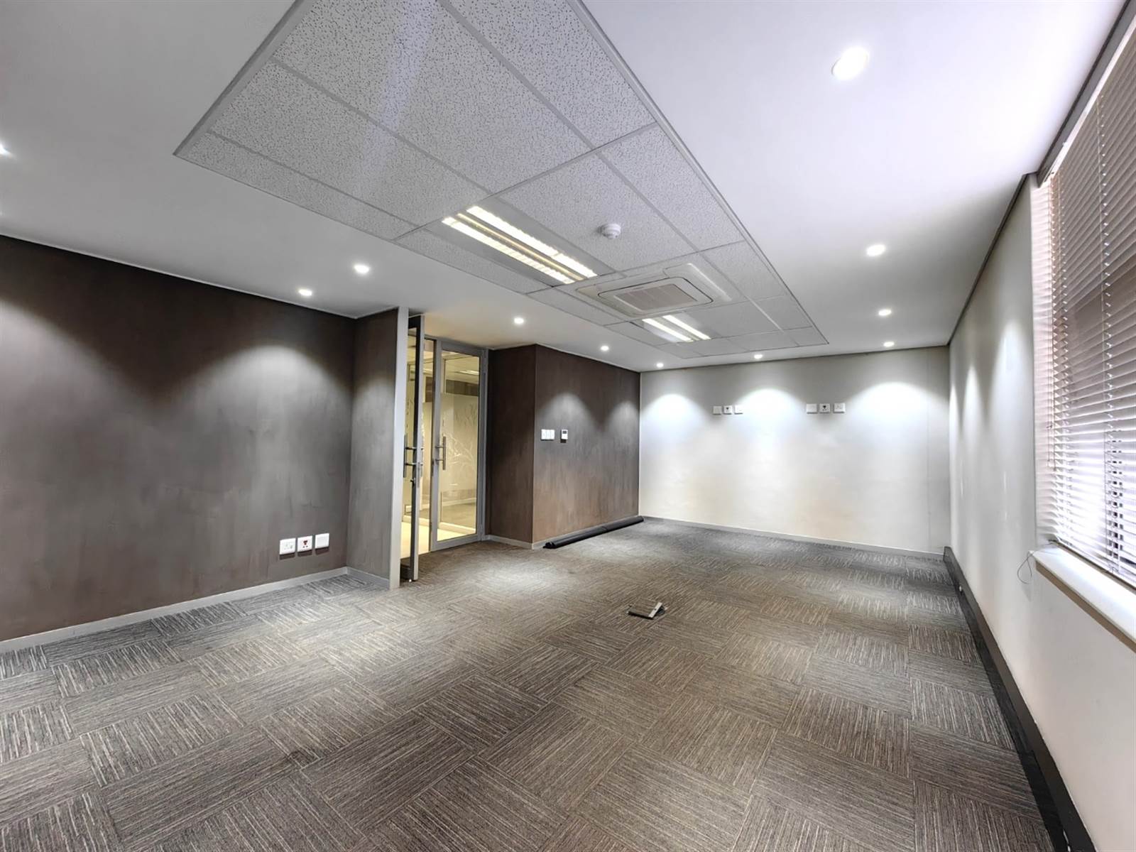 1280  m² Commercial space in Bryanston photo number 24