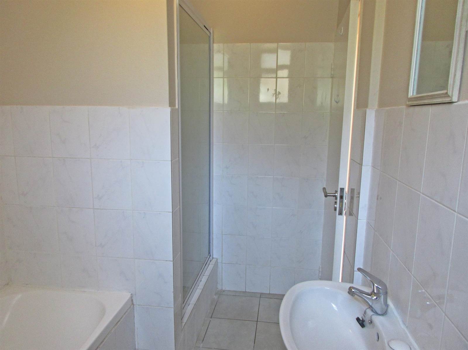 2 Bed Apartment in Umgeni Park photo number 27