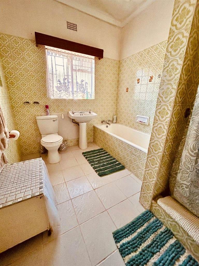 5 Bed House in Vryheid photo number 14