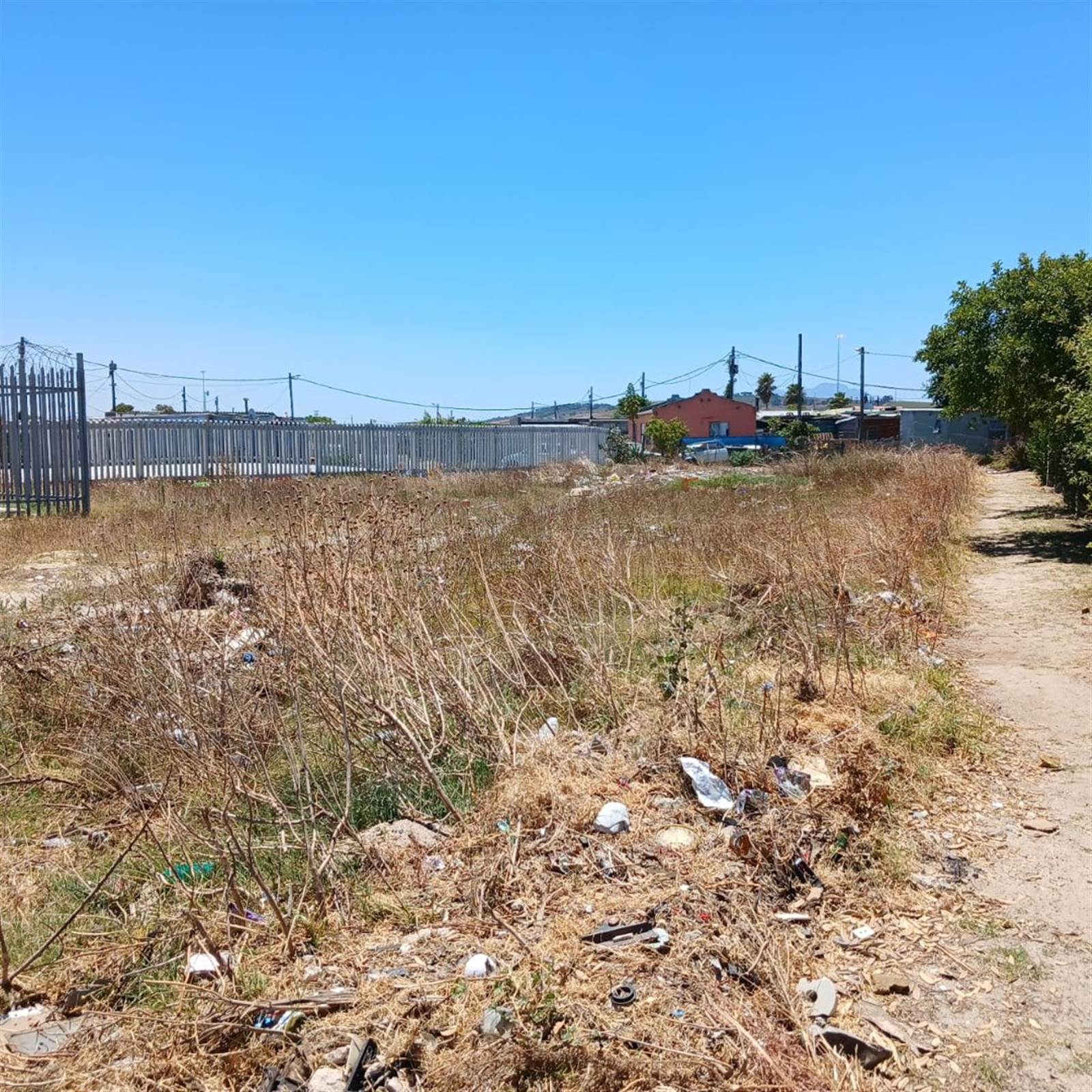 935 m² Land available in New Macassar Village photo number 5