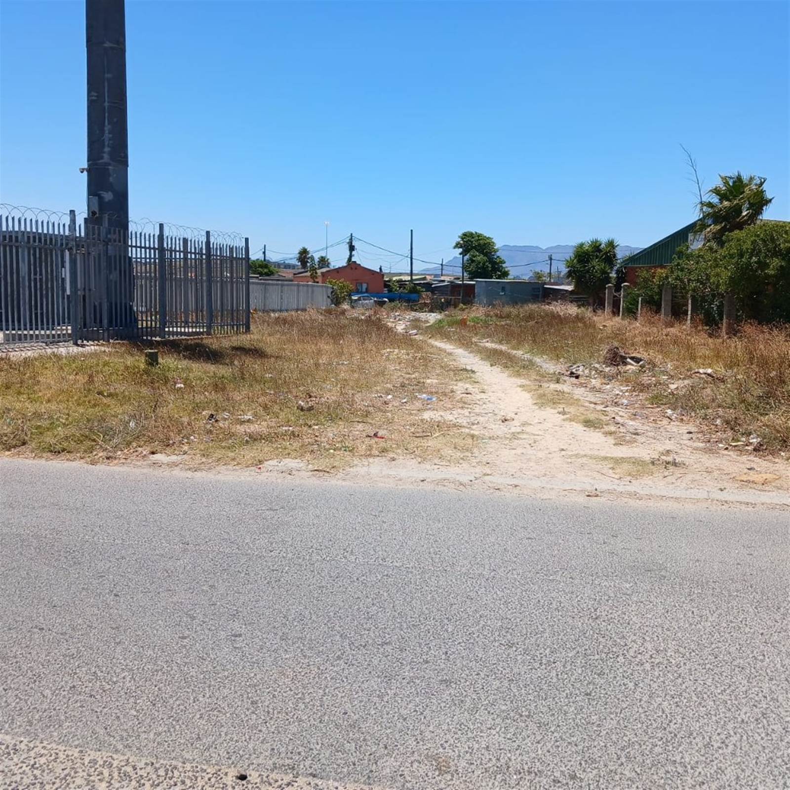 935 m² Land available in New Macassar Village photo number 3