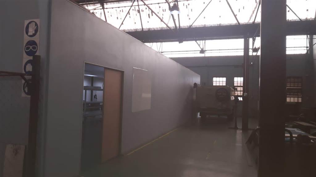 2000  m² Commercial space in Koedoespoort Industrial photo number 2