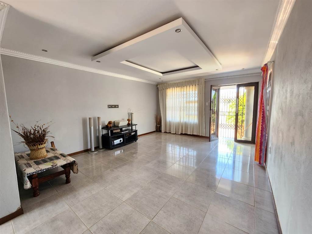 4 Bed House in Serala View photo number 7