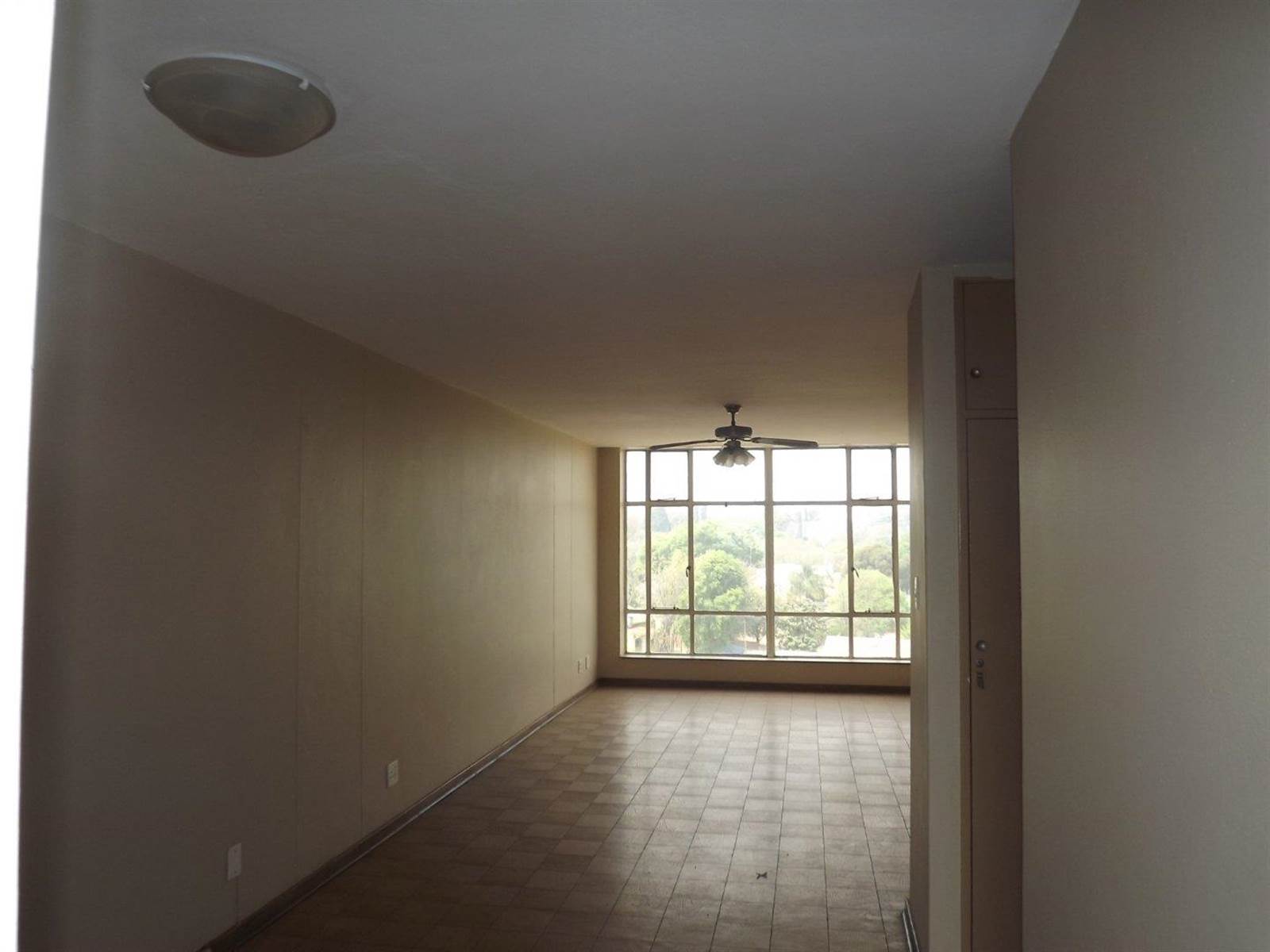1.5 Bed Apartment in Arcadia photo number 2