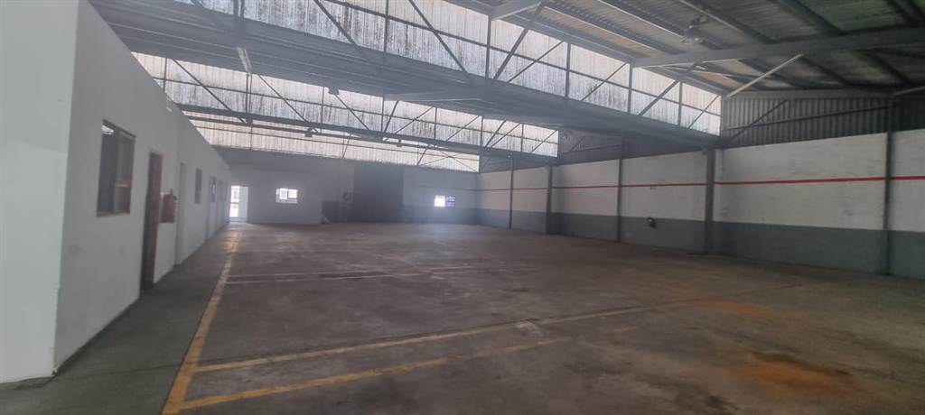 1467  m² Industrial space in Airport Industria photo number 7