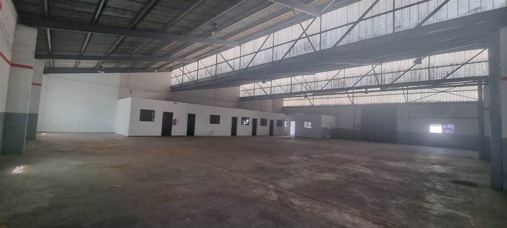 1467  m² Industrial space in Airport Industria photo number 5