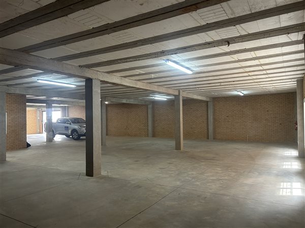 464 m² Industrial space 464 m² Industrial space