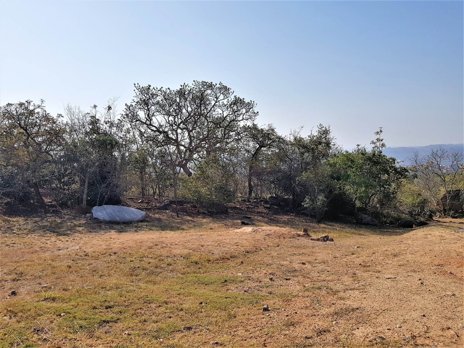 1635 m² Land available in Sonheuwel photo number 15
