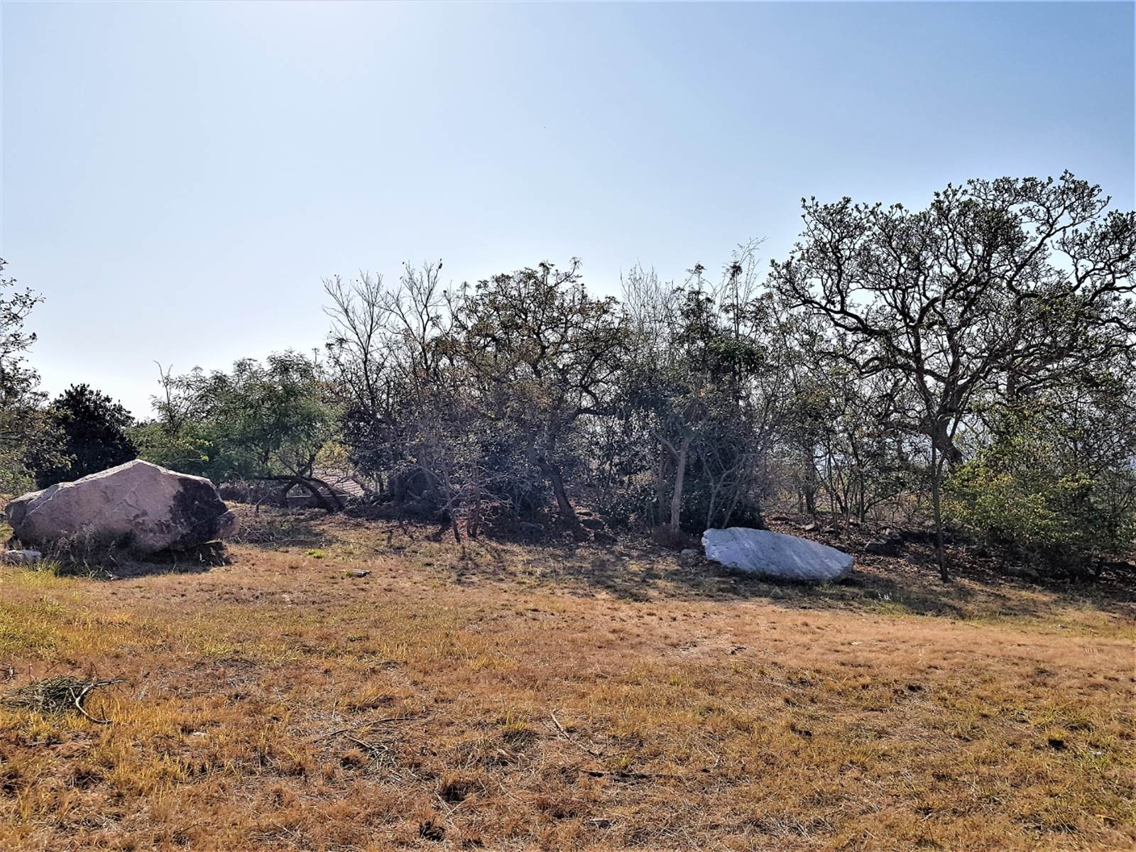 1635 m² Land available in Sonheuwel photo number 3