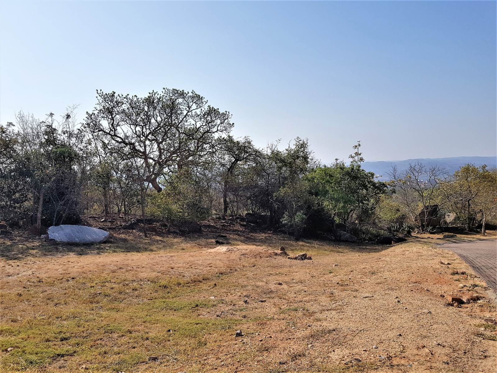 1635 m² Land available in Sonheuwel photo number 16