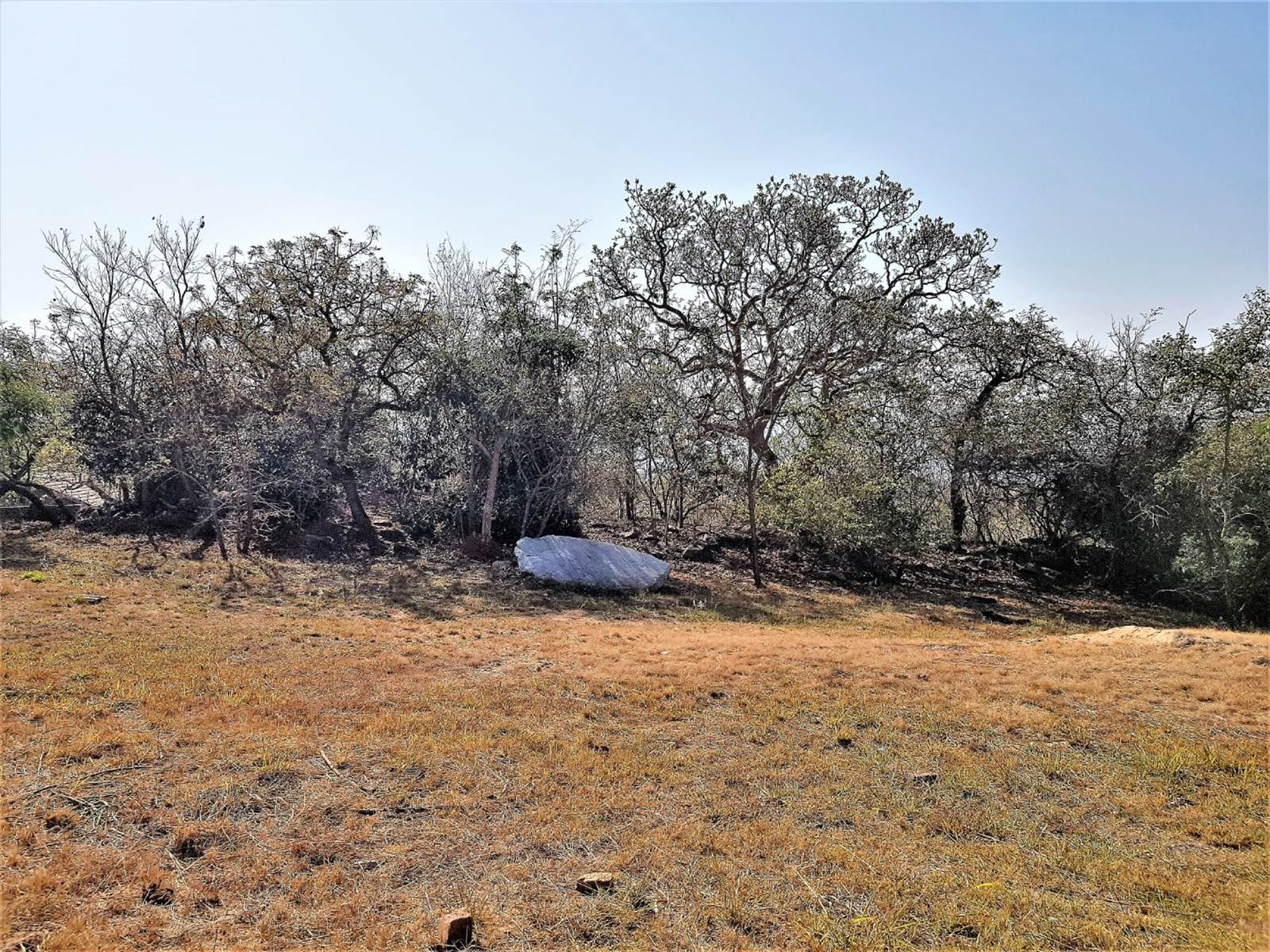 1635 m² Land available in Sonheuwel photo number 4