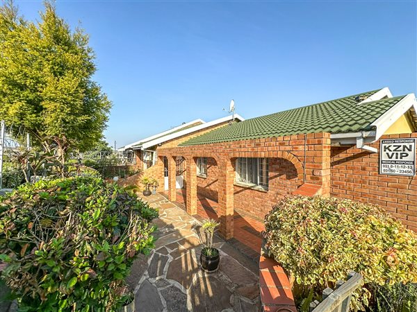 4 Bedroom House 4 Bedroom House