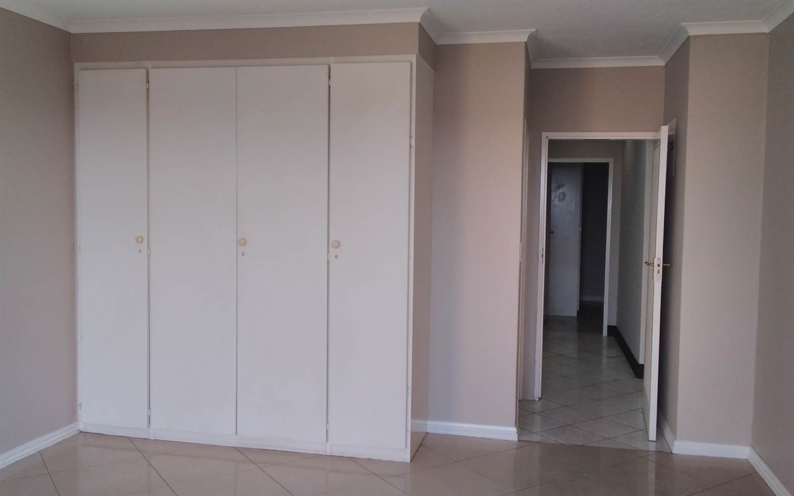 2 Bed Townhouse in Constantia Kloof photo number 29