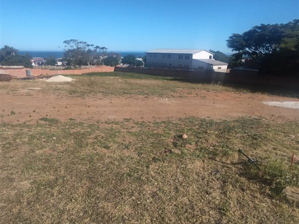 675 m² Land available in C Place