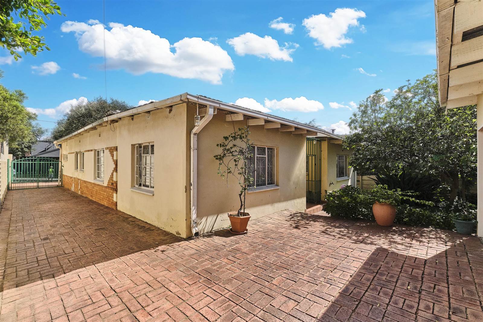 3 Bed House in Parkhurst photo number 5